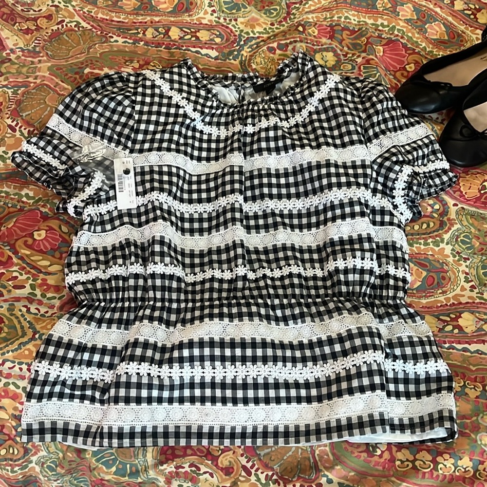 Very cute, gathered waist, gingham and lace trim J. Crew cotton top.
